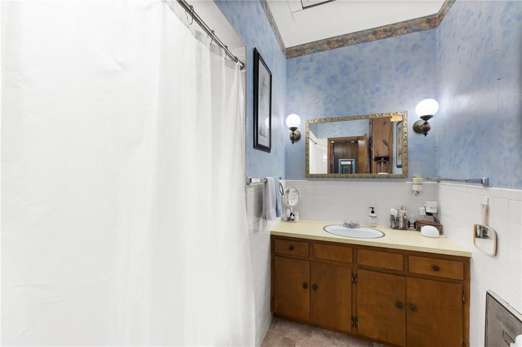 202 N Vine Street — photo 26