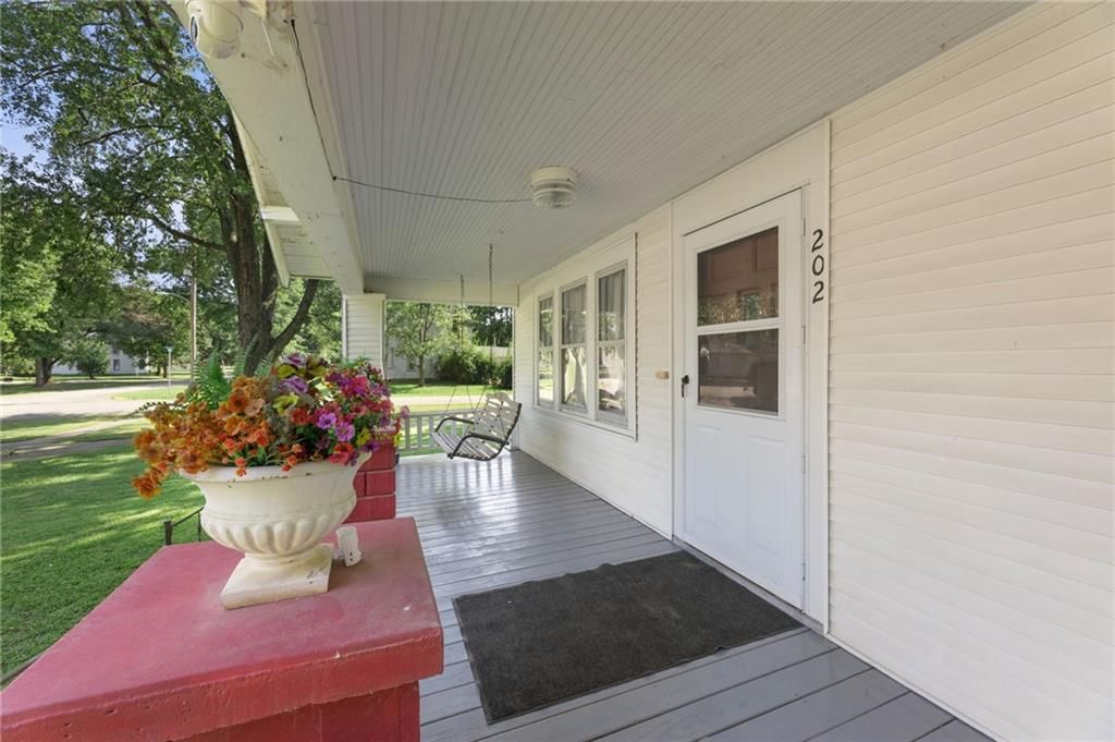 202 N Vine Street — photo 34