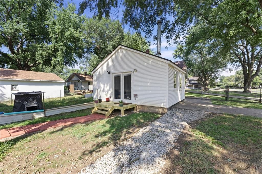 202 N Vine Street — photo 43