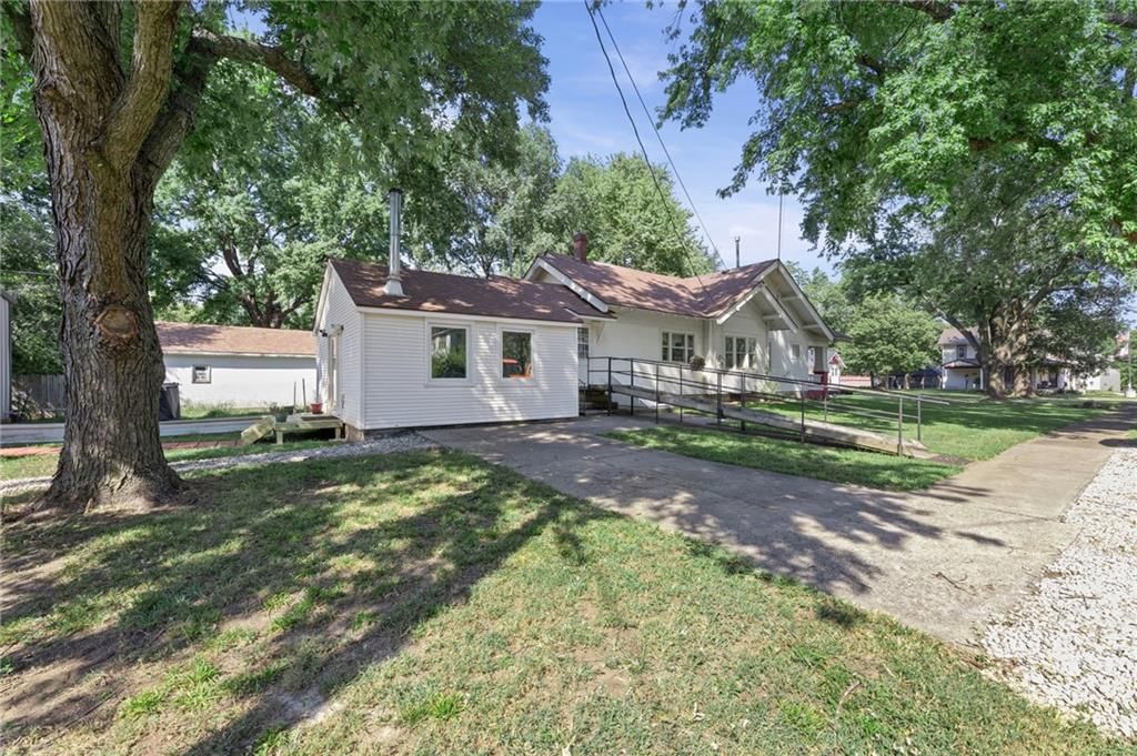 202 N Vine Street — photo 44