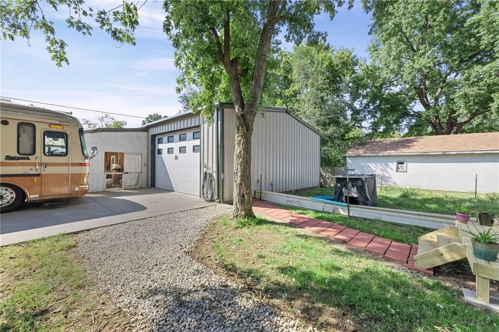 202 N Vine Street — photo 48