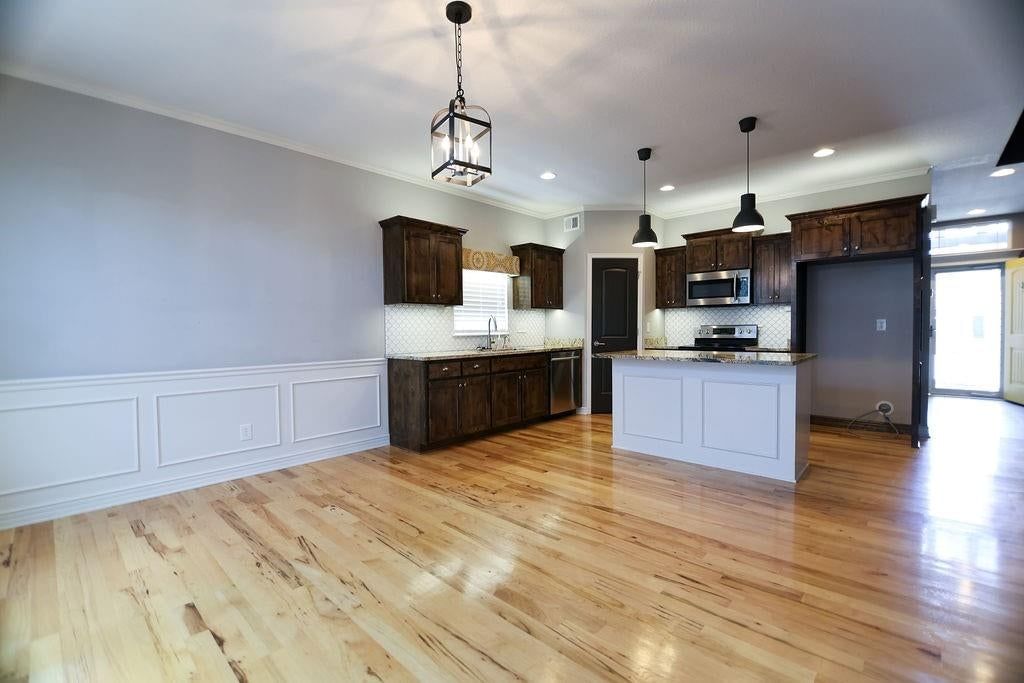 3725 N 154th Street — photo 9