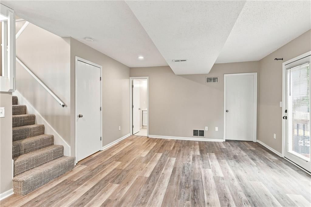 8860 Gallery Street — photo 18
