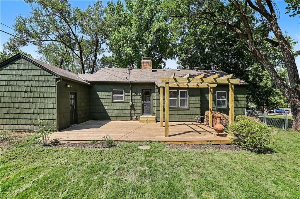 6029 Woodson Street — photo 27