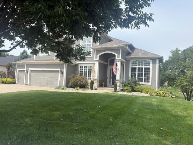 9924 Skyview Lane, Lenexa, KS 66220
