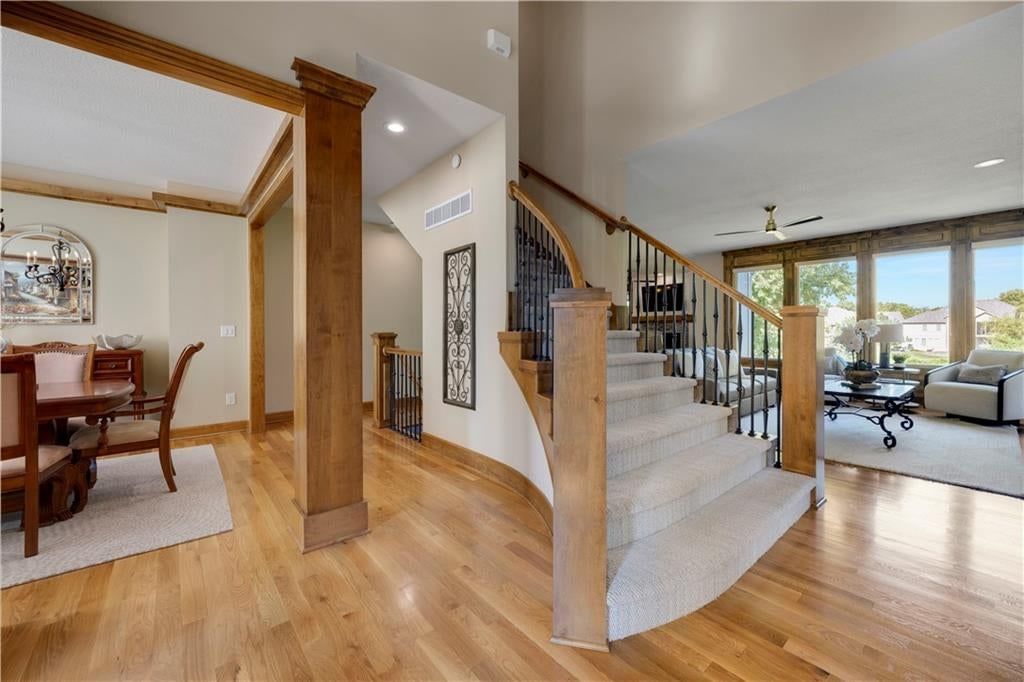 9924 Skyview Lane, Lenexa, KS: listing photo 3