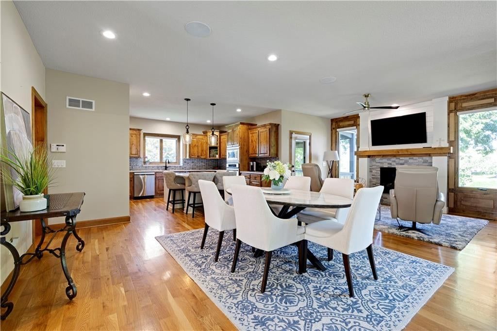 Photo 10 of 38 - 9924 Skyview Lane, Lenexa, KS 66220