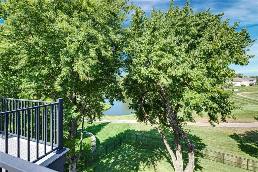 Photo 20 of 38 - 9924 Skyview Lane, Lenexa, KS 66220