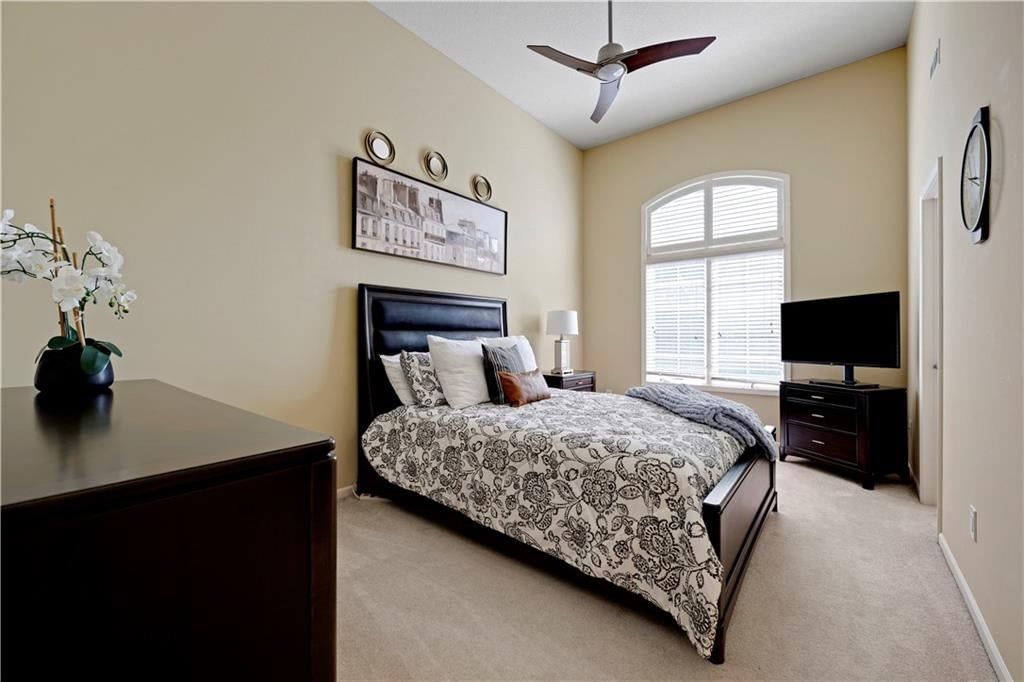 Photo 22 of 38 - 9924 Skyview Lane, Lenexa, KS 66220