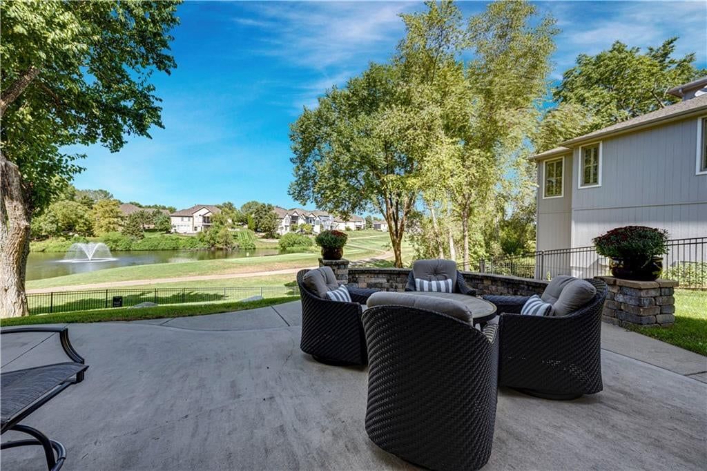 Photo 32 of 38 - 9924 Skyview Lane, Lenexa, KS 66220