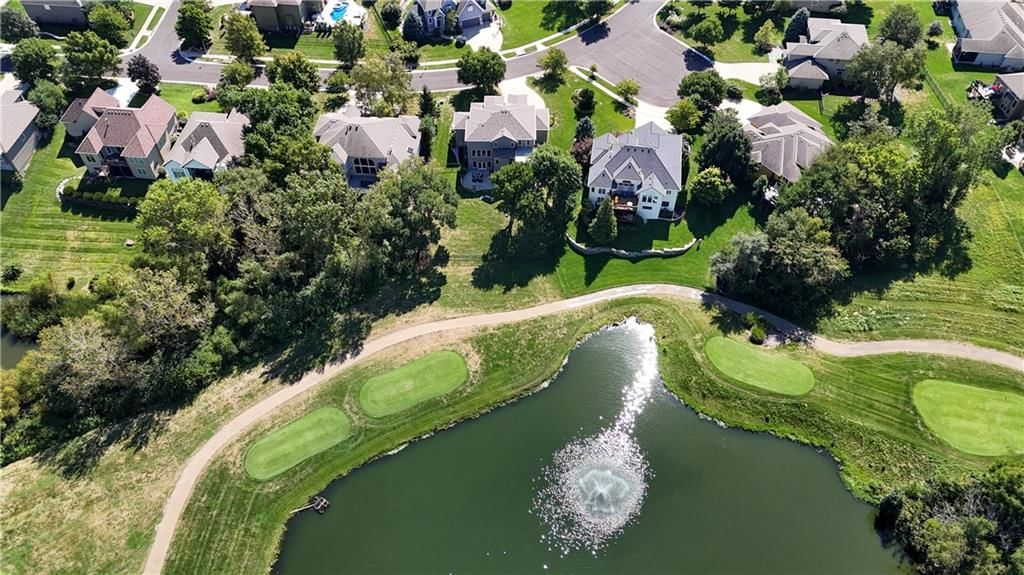 Photo 37 of 38 - 9924 Skyview Lane, Lenexa, KS 66220
