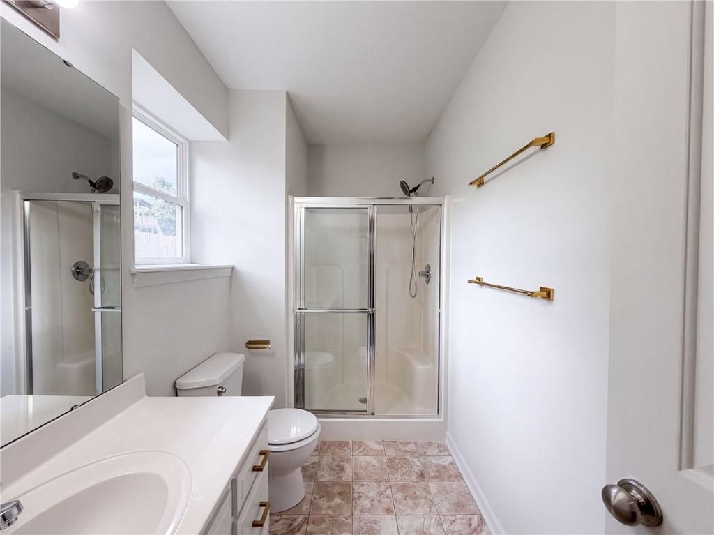 Photo 10 of 20, 403 S Lakeshore Drive, Raymore, MO 64083