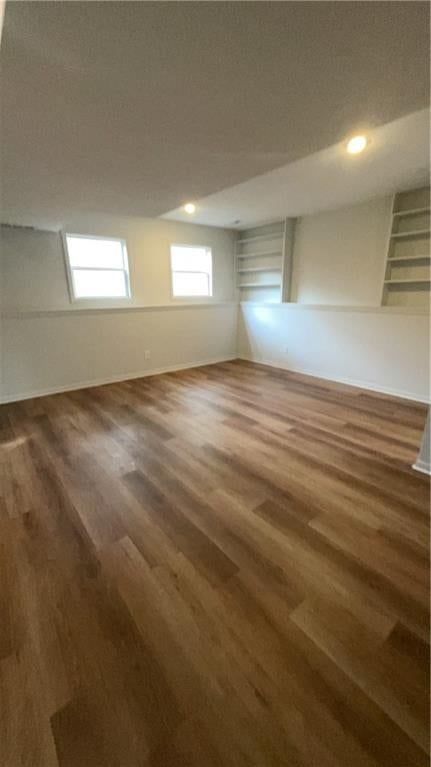 Photo 15 of 20 - 403 S Lakeshore Drive, Raymore, MO 64083