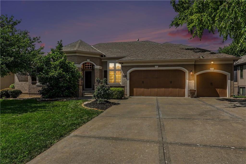 1616 NE Daltons Ridge Drive — photo 2