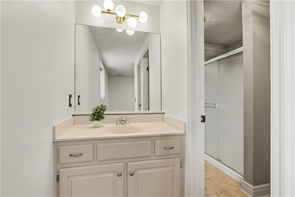 1616 NE Daltons Ridge Drive — photo 10