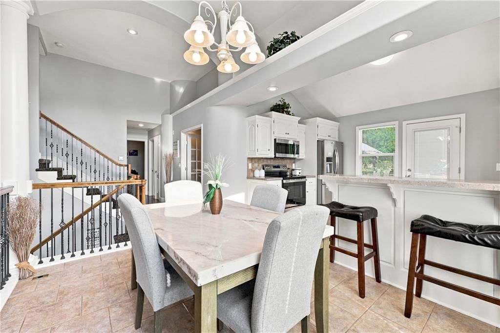 Photo 7 of 39 - 1208 NW Cedar Lane, Grain Valley, MO 64029