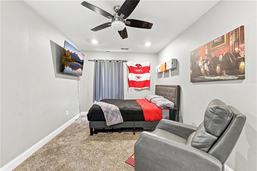 Photo 16 of 39 - 1208 NW Cedar Lane, Grain Valley, MO 64029