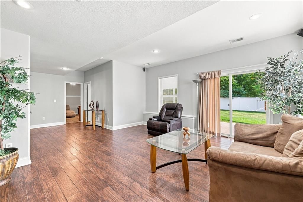 Photo 23 of 39 - 1208 NW Cedar Lane, Grain Valley, MO 64029