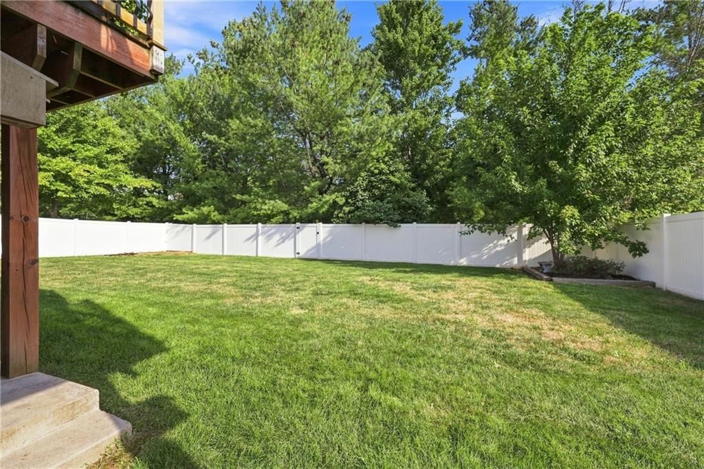 Photo 31 of 39 - 1208 NW Cedar Lane, Grain Valley, MO 64029