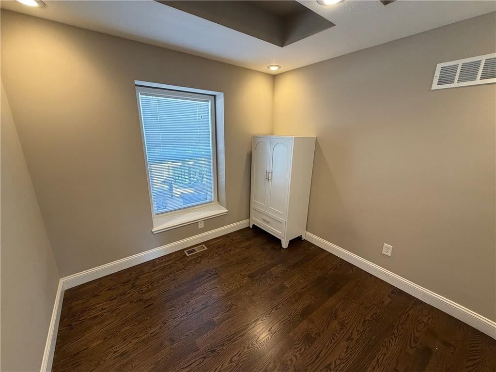 Photo 19 of 39 - 1208 NW Cedar Lane, Grain Valley, MO 64029
