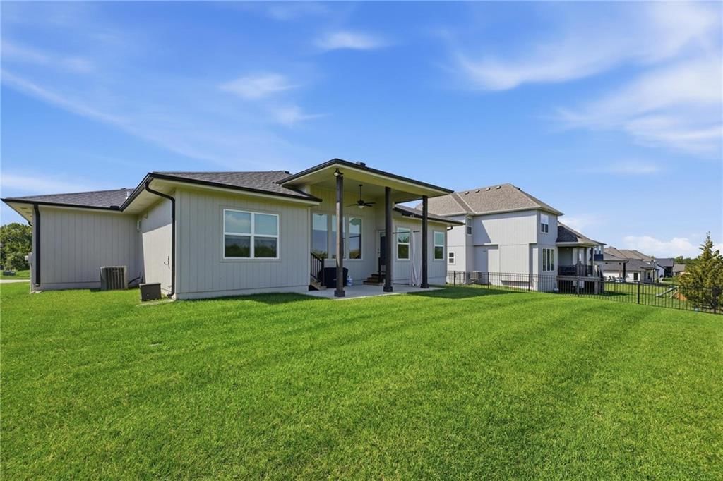 Photo 7 of 60 - 1604 SW 27th Street, Lee's Summit, MO 64082
