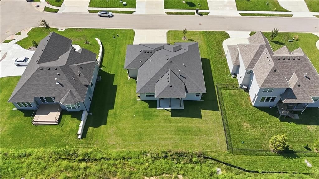 Photo 13 of 60 - 1604 SW 27th Street, Lee's Summit, MO 64082