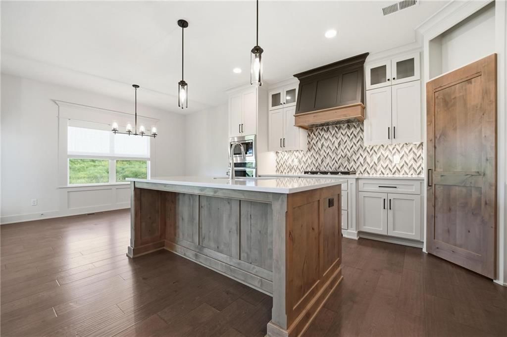 Photo 20 of 60 - 1604 SW 27th Street, Lee's Summit, MO 64082