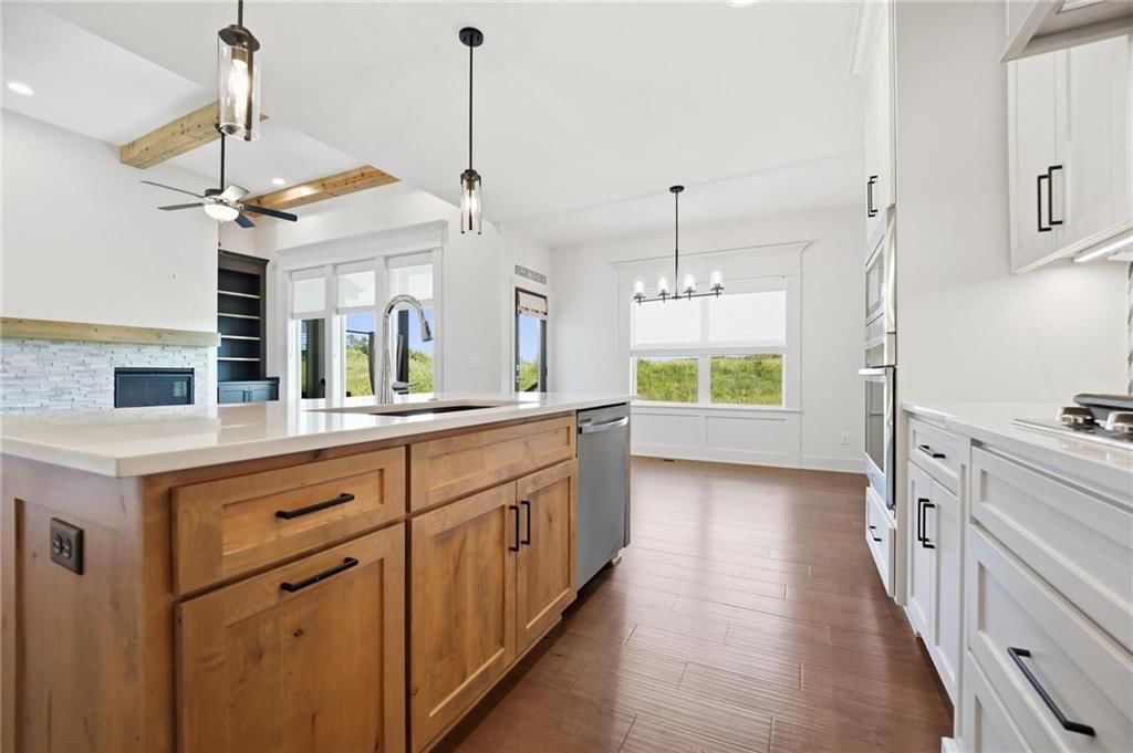 Photo 31 of 60 - 1604 SW 27th Street, Lee's Summit, MO 64082