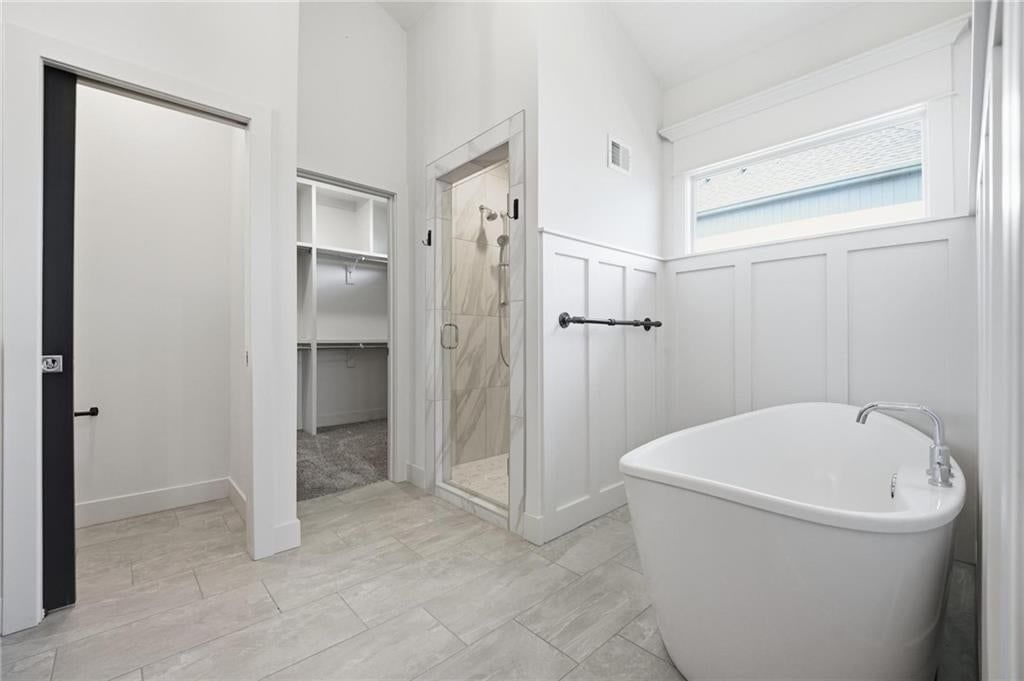 Photo 39 of 60 - 1604 SW 27th Street, Lee's Summit, MO 64082