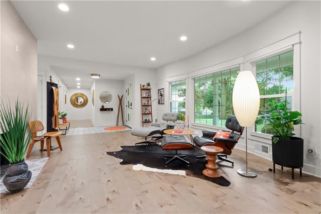 9825 Overbrook Road — photo 10
