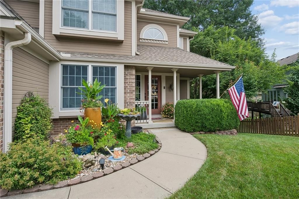 1721 Parkside Drive, Liberty, MO: listing photo 2