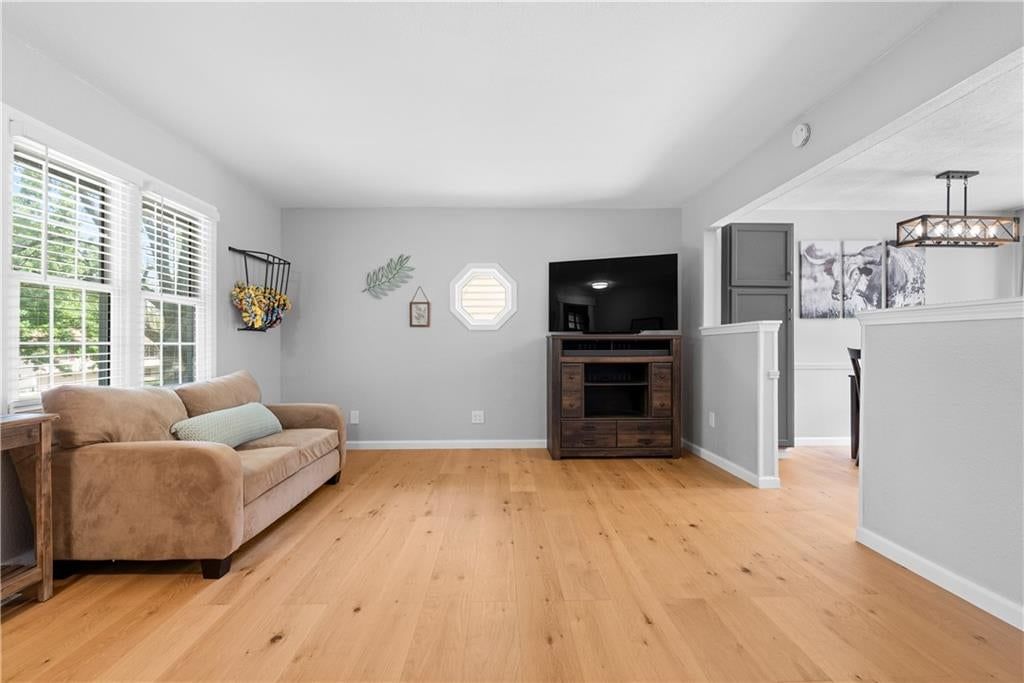 1504 Lawndale Avenue — photo 5