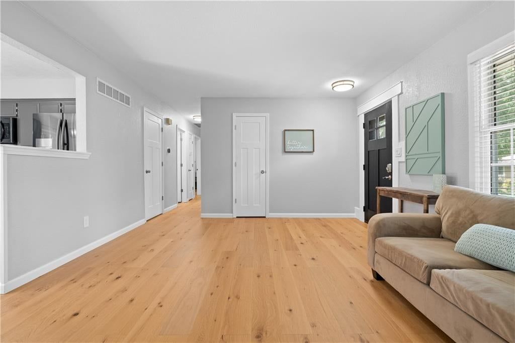 1504 Lawndale Avenue — photo 6