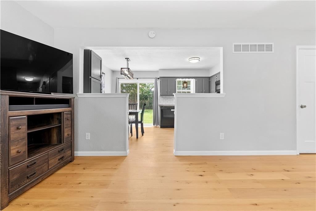 1504 Lawndale Avenue — photo 7