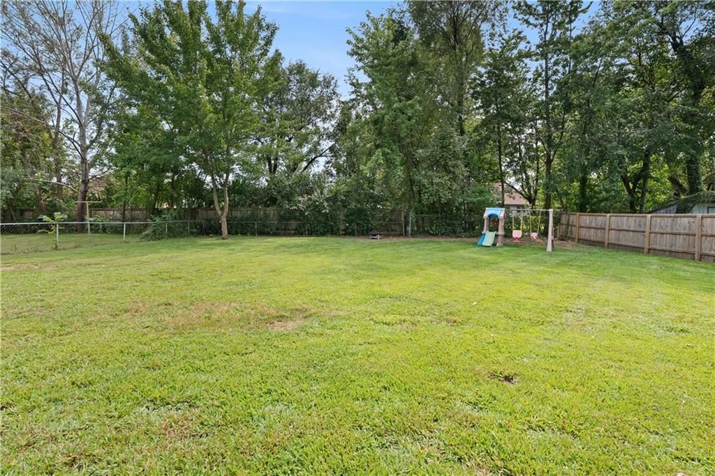 1504 Lawndale Avenue — photo 27