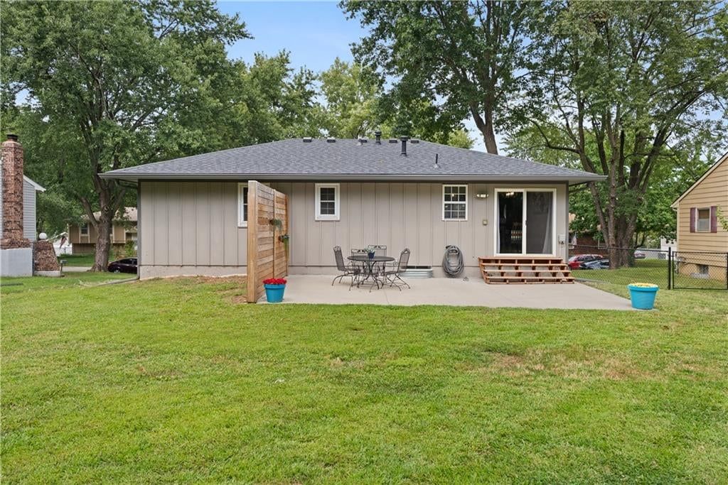 1504 Lawndale Avenue — photo 29