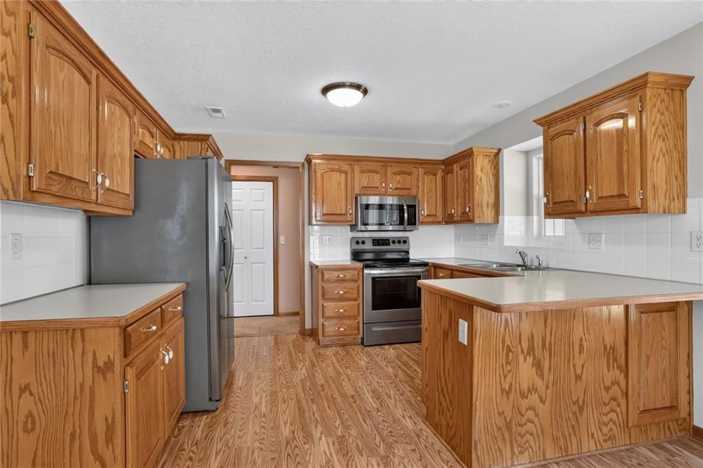 Photo 6 of 21, 1116 Granada Drive, Raymore, MO 64083
