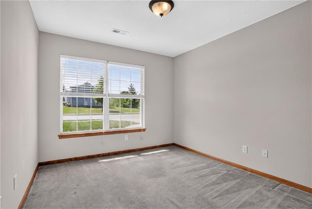 Photo 10 of 21 - 1116 Granada Drive, Raymore, MO 64083