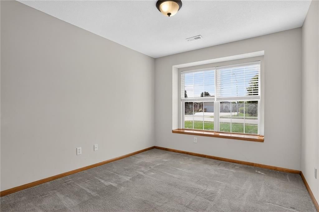 Photo 11 of 21, 1116 Granada Drive, Raymore, MO 64083