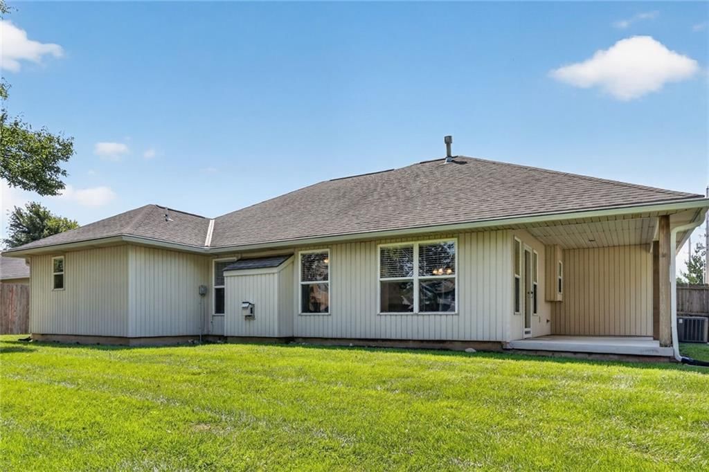 Photo 21 of 21 - 1116 Granada Drive, Raymore, MO 64083