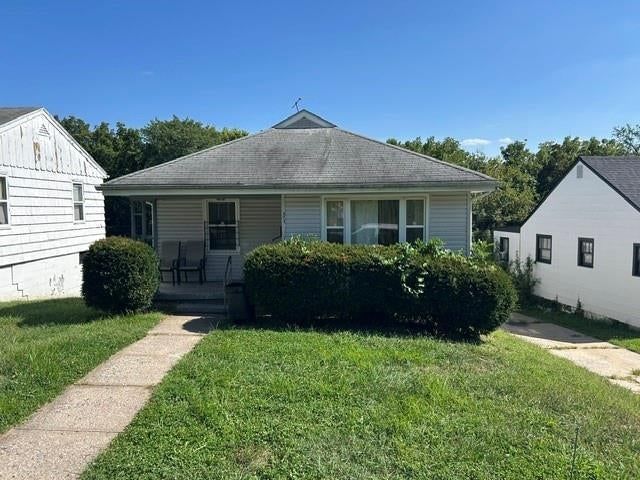 3621 E 46TH Terrace — photo 1