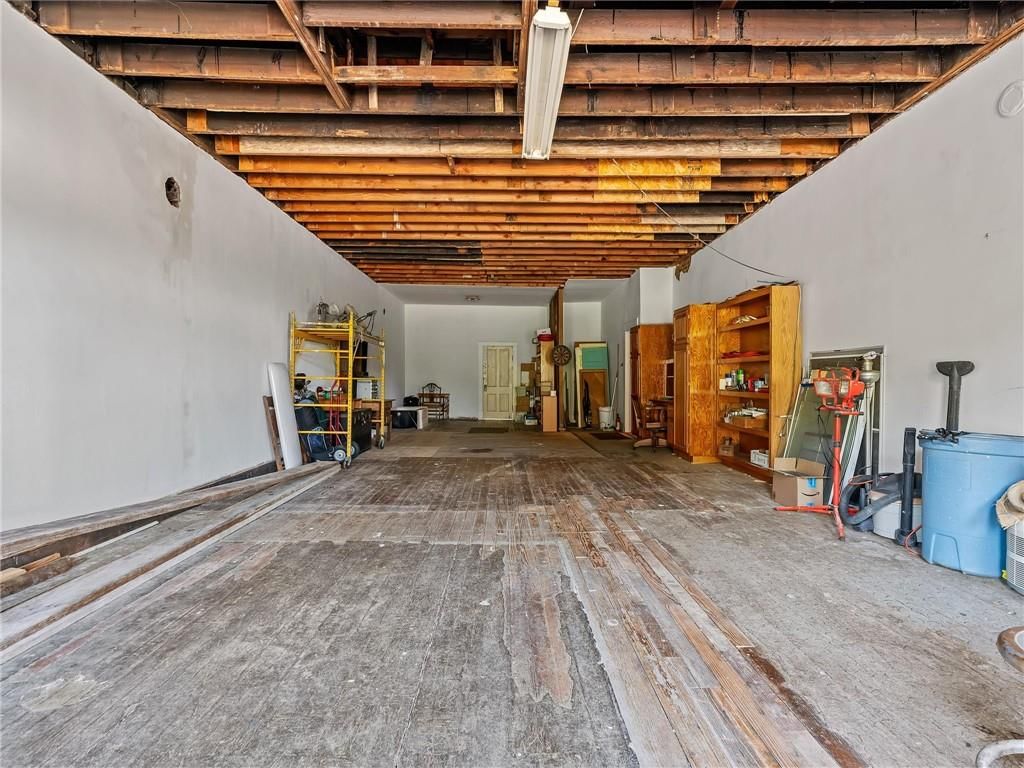 110-114 E Broadway Avenue — photo 15