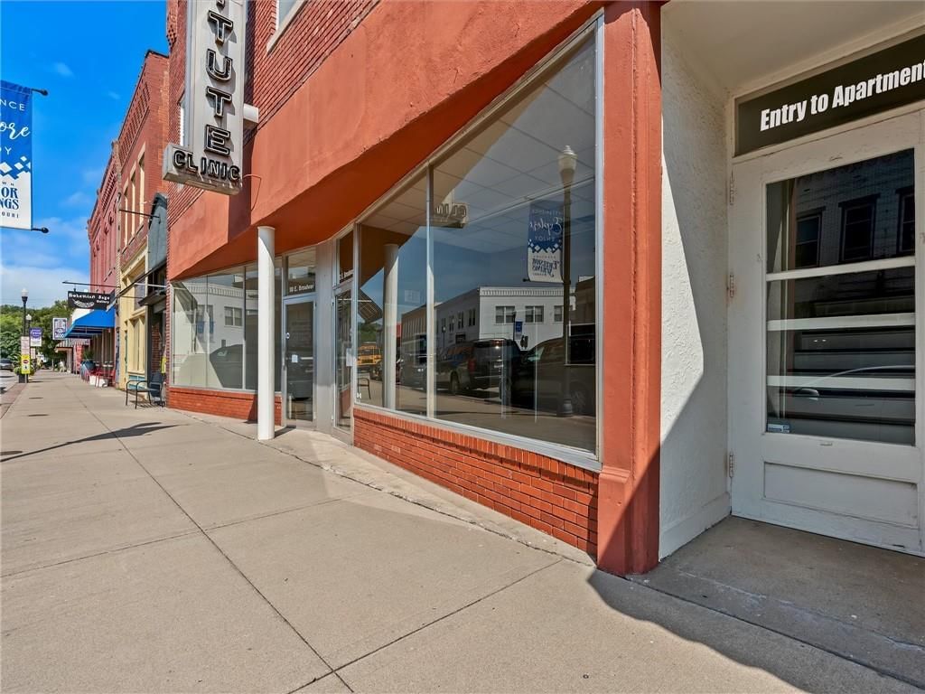 110-114 E Broadway Avenue — photo 24