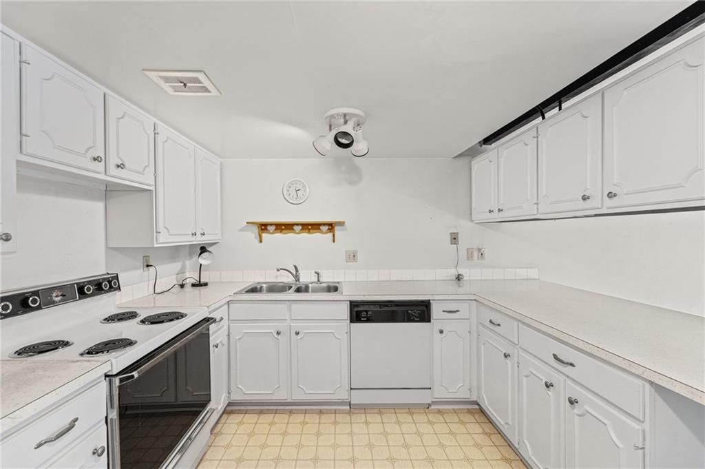 6559 W 49th Street — photo 17