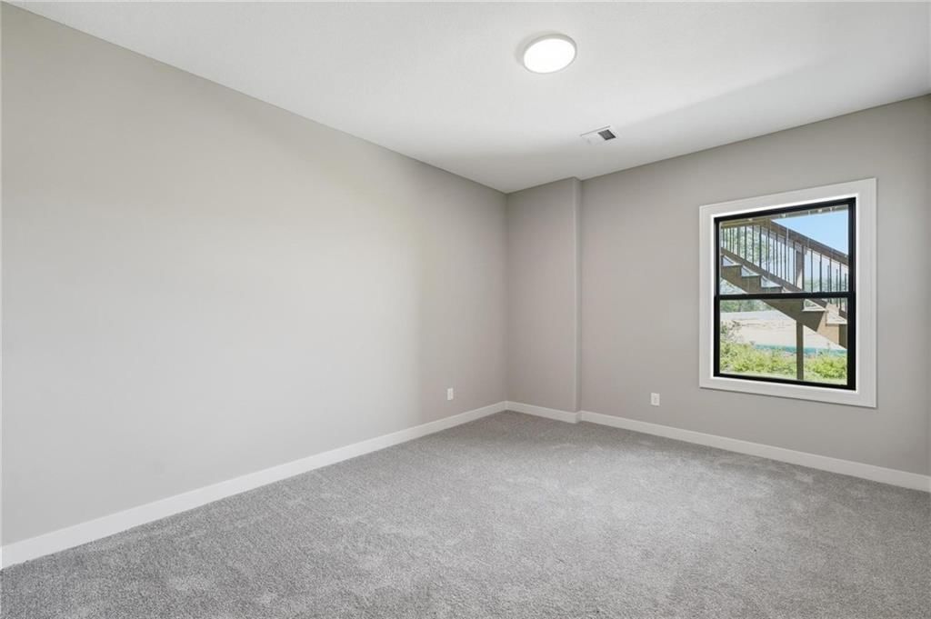 10511 N Liberty Street — photo 42
