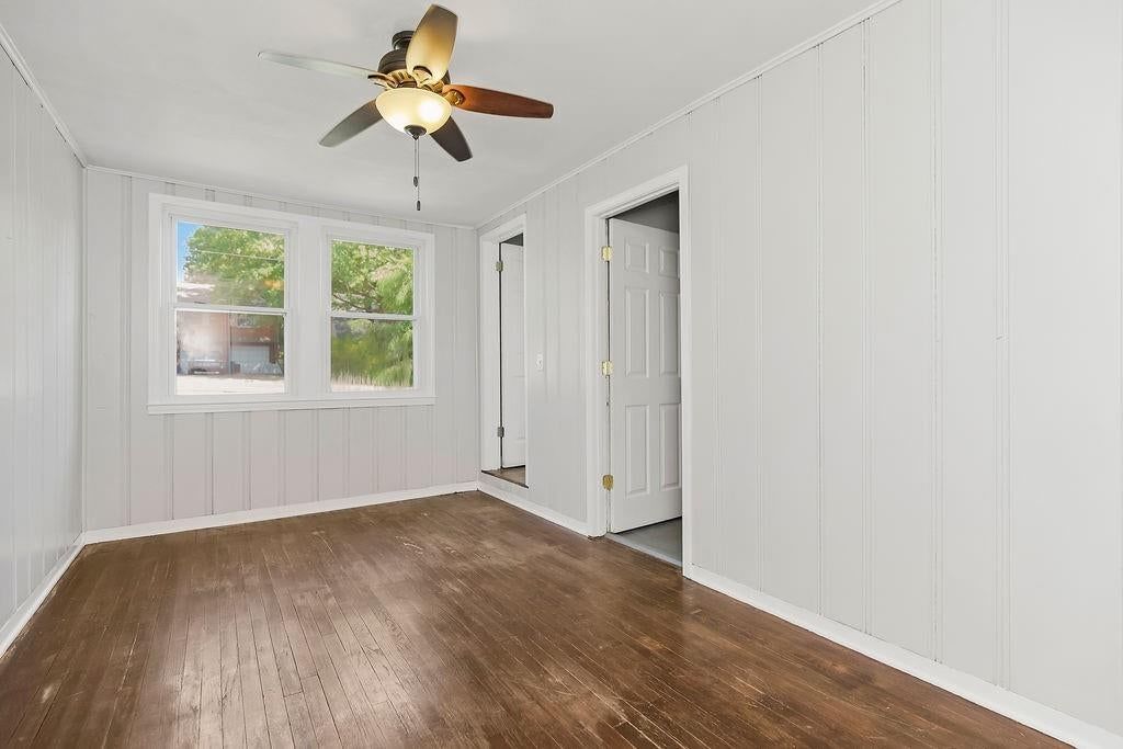 4452 N Chestnut Avenue — photo 16