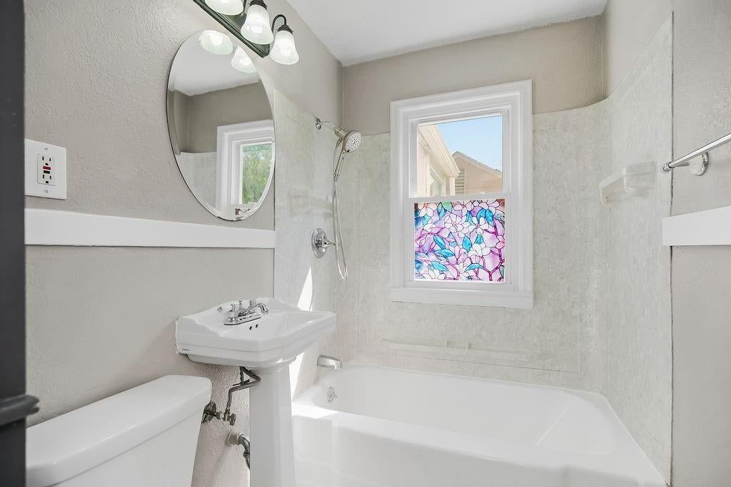 4452 N Chestnut Avenue — photo 22