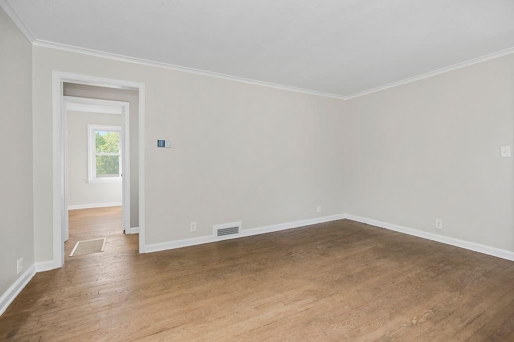 4452 N Chestnut Avenue — photo 24
