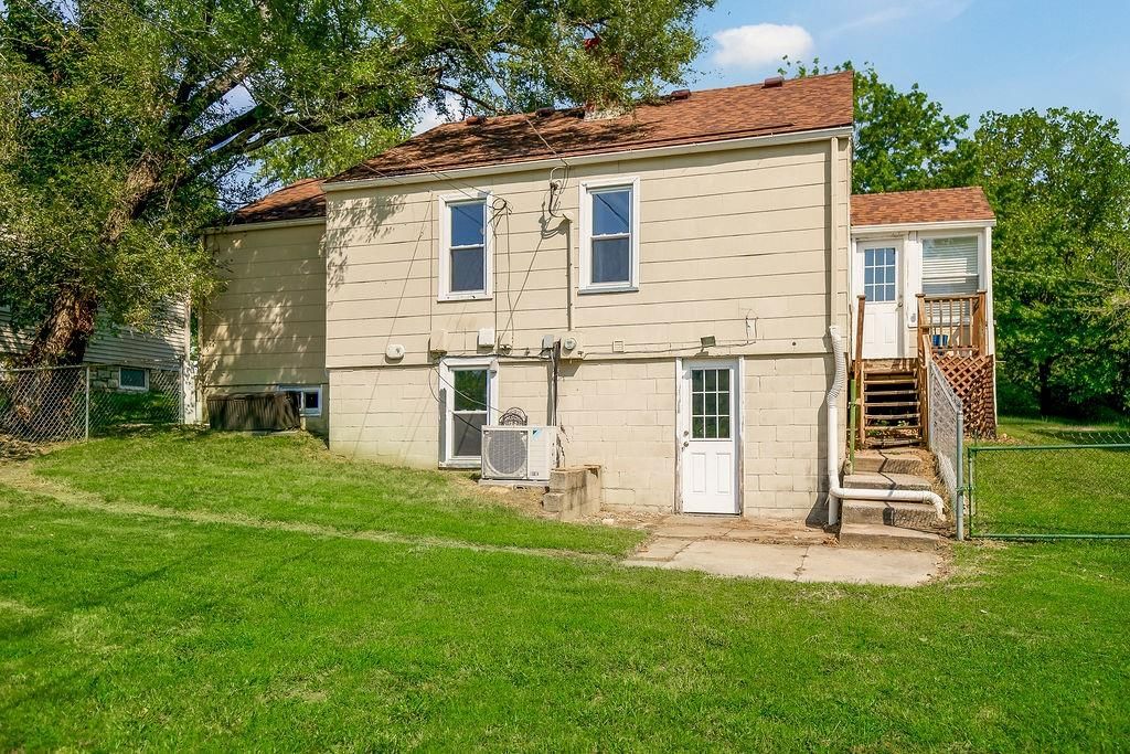 4452 N Chestnut Avenue — photo 27