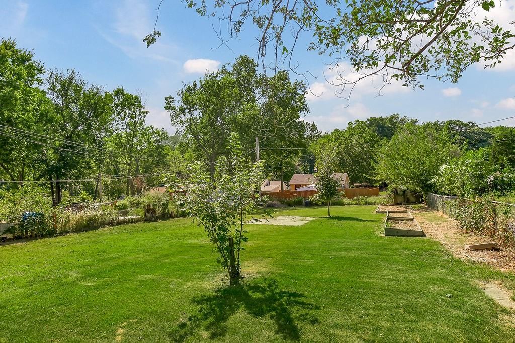 4452 N Chestnut Avenue — photo 30